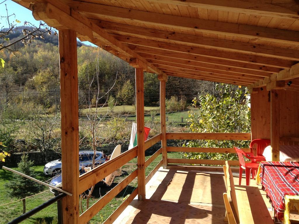 אפרילצי Villa Lilia מראה חיצוני תמונה